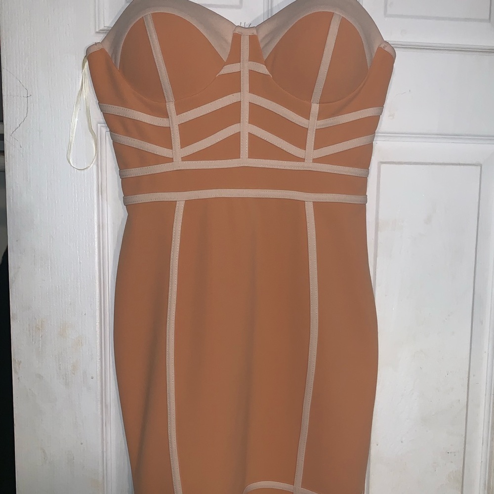 Women pink/nude dress